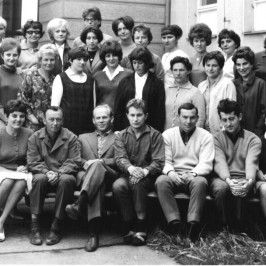 Fotogalerie pedagogického sboru před rokem 1989 | 