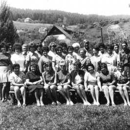 Fotogalerie pedagogického sboru před rokem 1989 | 