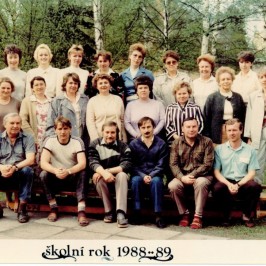 Fotogalerie pedagogického sboru před rokem 1989 | 