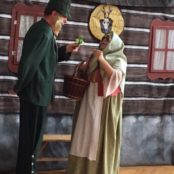 Divadélko KOS nám zahrálo pohádku "Bubulík myslivcem" | 