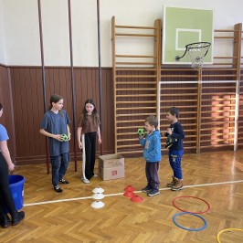 Děti ukazovaly pohybové dovednosti. | 