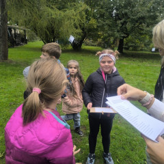 Tajenka Lesní stezky ve školní zahradě