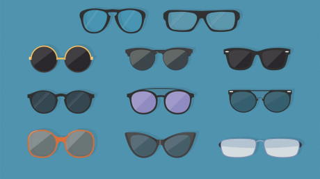 Koukají na nás správně?