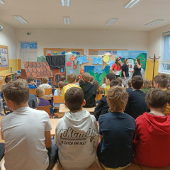 Divadelní klub hraje pro 1. stupeň