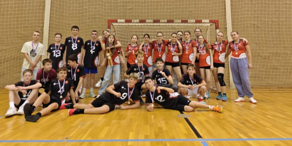 Stříbrná jízda našich sedmáků v házené!