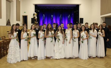 Ohlédnutí za 16. školním plesem