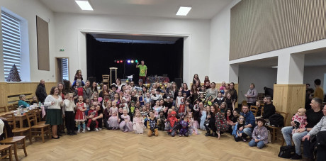 Dětský maškarní karneval ve Vémyslicích